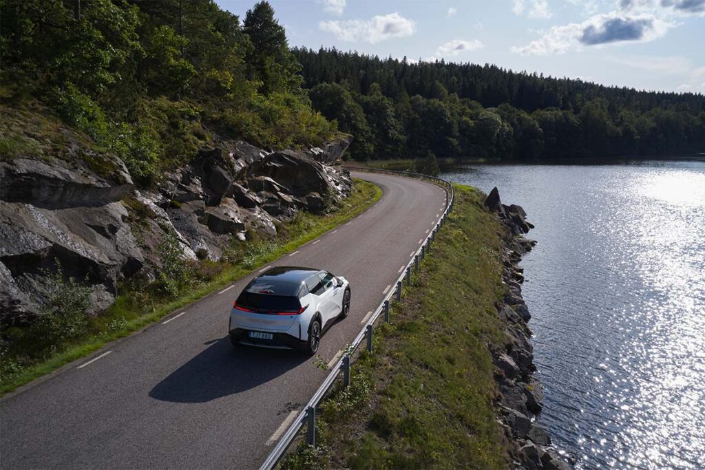 Diseño para futuro: así es el suv eléctrico zeekr x