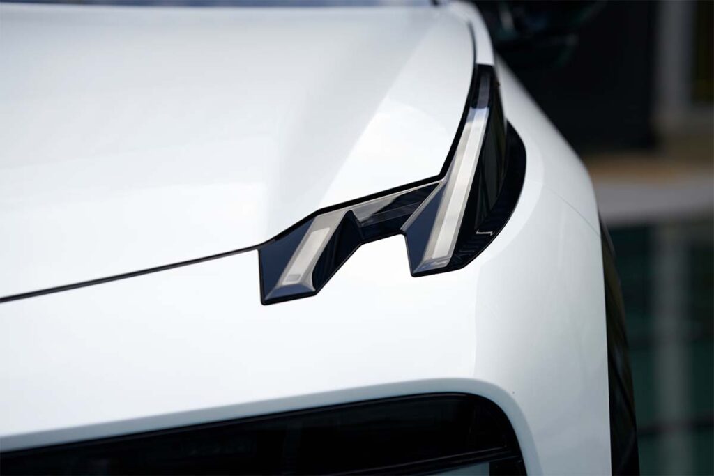 Diseño para futuro: así es el suv eléctrico zeekr x