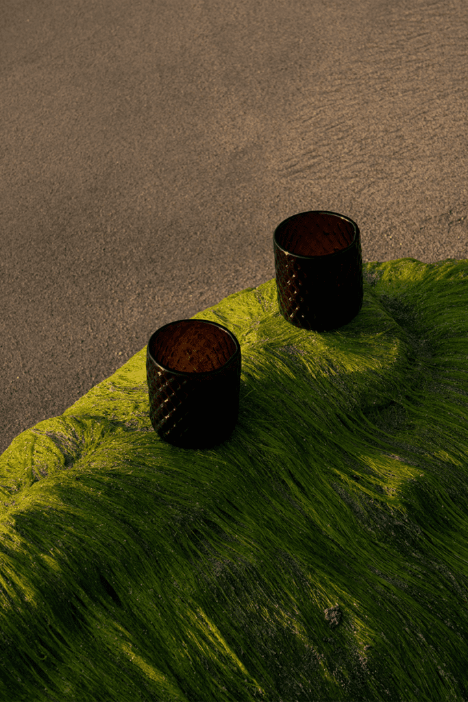 Piezas en vidrio colombianas que celebran la vida cotidiana