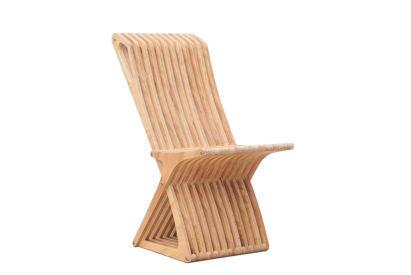 Silla w, uso práctico de la madera contrachapada Silla w, uso práctico de la madera contrachapada
