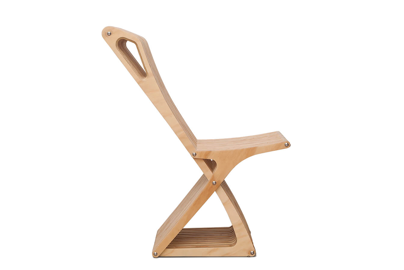 Silla w, uso práctico de la madera contrachapada Silla w, uso práctico de la madera contrachapada