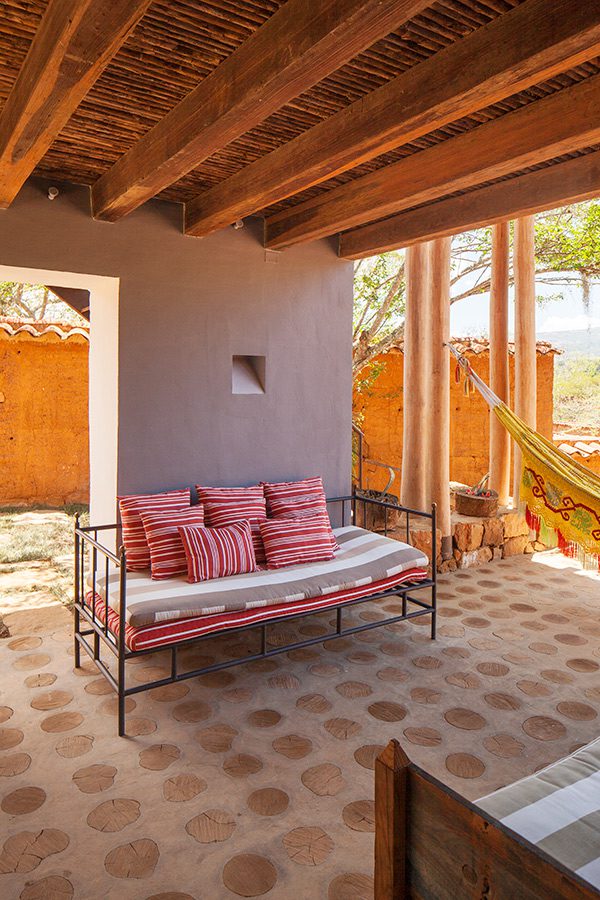 5 casas de descanso no convencionales para escapar de la rutina en cartagena, honda, barichara y sopó