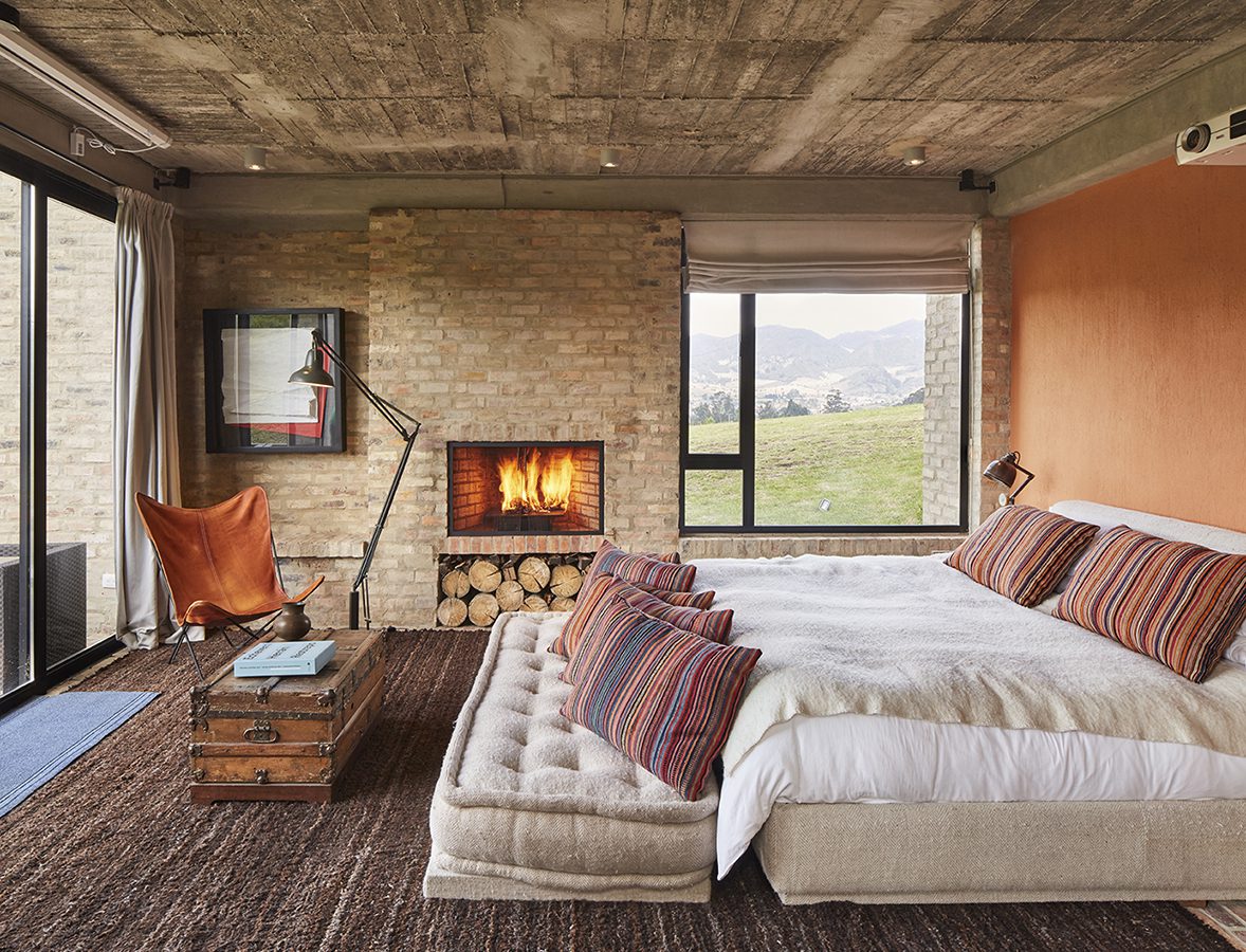 Una casa en subachoque que se mimetiza con el paisaje y la arquitectura colonial de la región Una casa en subachoque que se mimetiza con el paisaje y la arquitectura colonial de la región