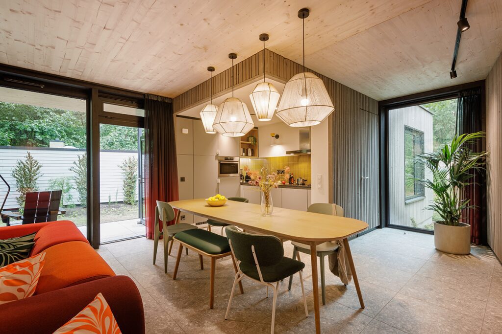 Una cabaña modular con una arquitectura simple y sostenible Una cabaña modular con una arquitectura simple y sostenible