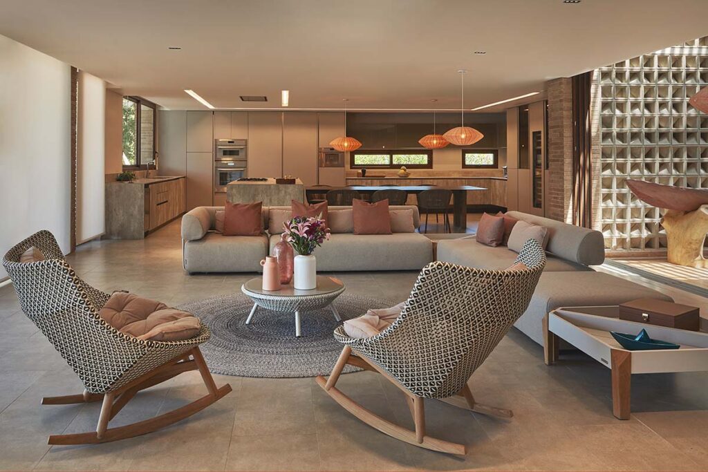 En el diseño de esta casa en el caribe colombiano se vincula la piscina y el mar