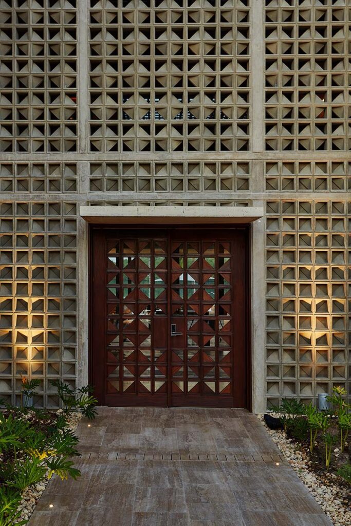 En el diseño de esta casa en el caribe colombiano se vincula la piscina y el mar