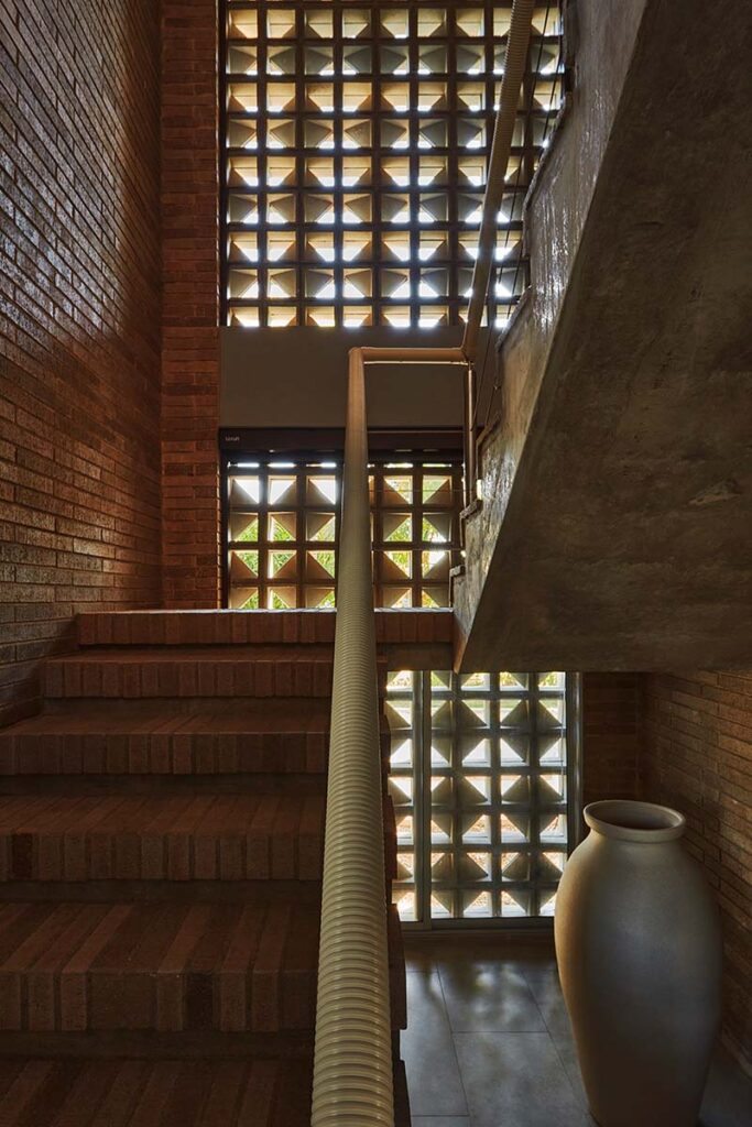 En el diseño de esta casa en el caribe colombiano se vincula la piscina y el mar