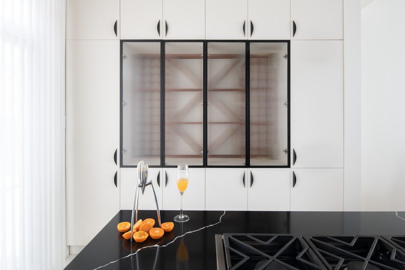 Una casa cálida y minimalista diseñada para sobrevivir al mal clima de la ciudad Una casa cálida y minimalista diseñada para sobrevivir al mal clima de la ciudad