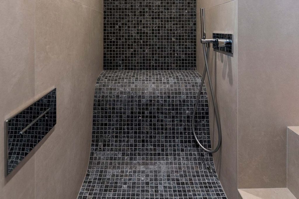 Esta casa en una isla francesa le abre las puertas al océano