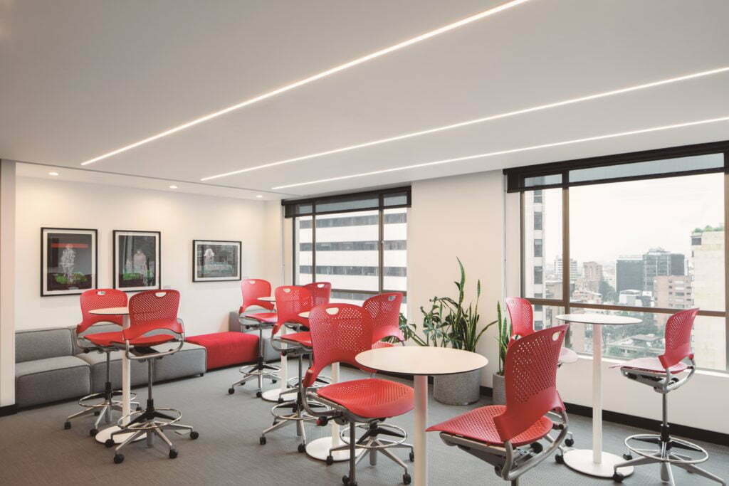 La destacada renovación de las oficinas de davivienda en bogotá