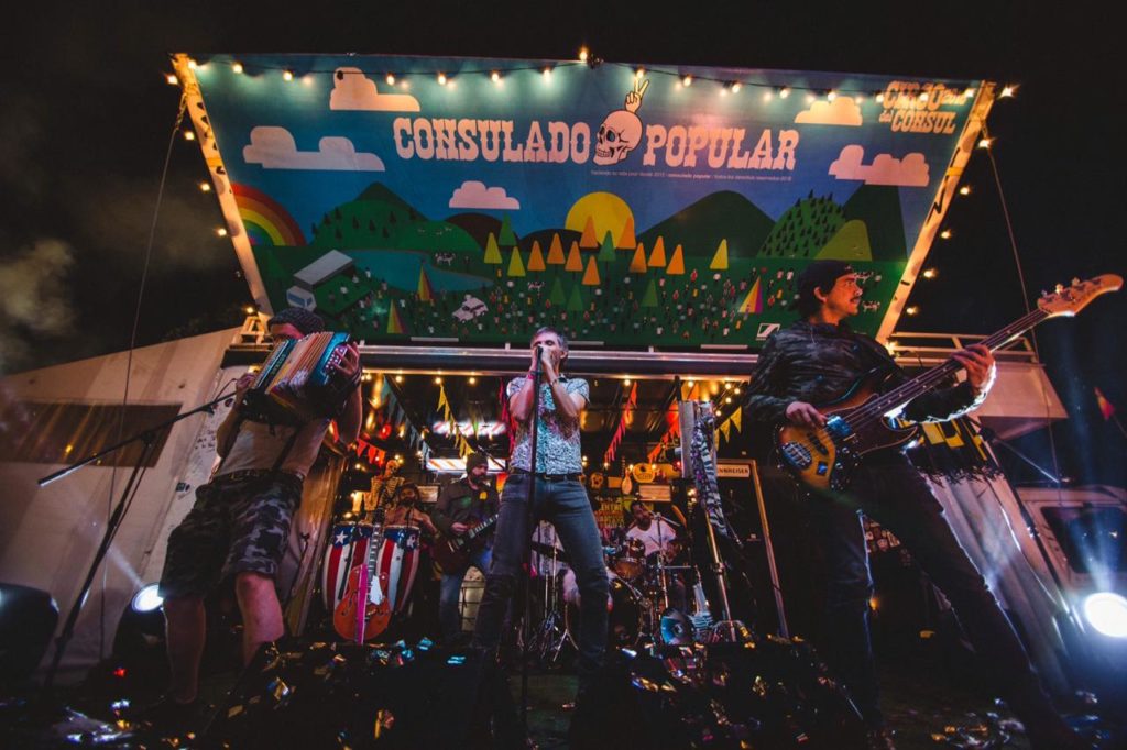 Una tarima móvil músical que recorre colombia incentivando la paz