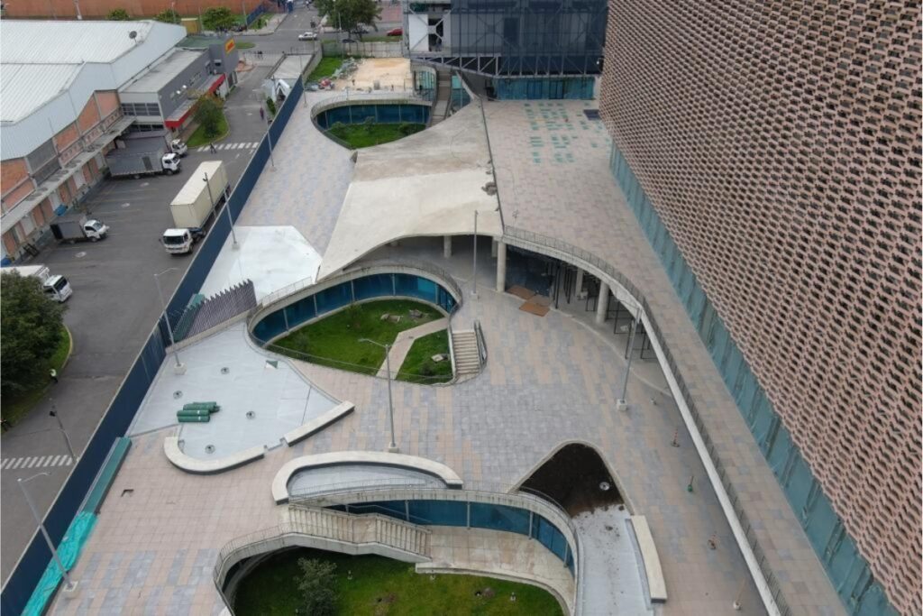 Edificio del comando de la policía metropolitana de bogotá