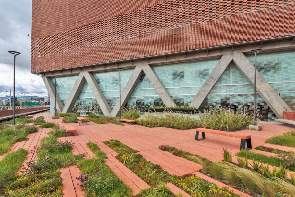 La piel de la fundación santa fe: la experimentación con el ladrillo