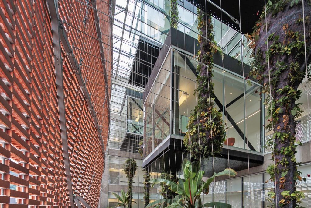 La piel de la fundación santa fe: la experimentación con el ladrillo