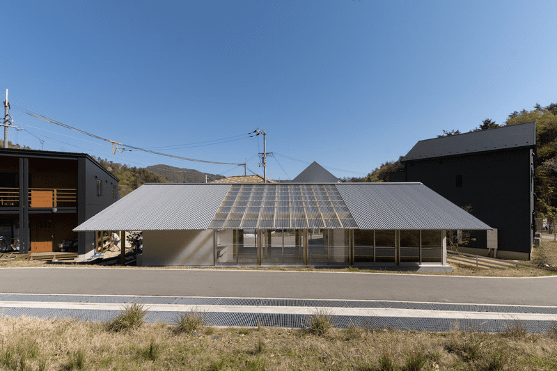 El minimalismo de una casa japonesa diseñada para disfrutar de la naturaleza El minimalismo de una casa japonesa diseñada para disfrutar de la naturaleza