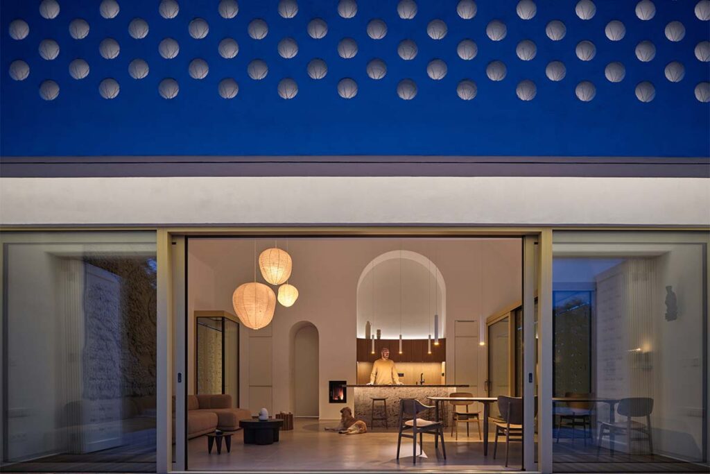 La casa de este arquitecto es íntima, artística y llena de luz