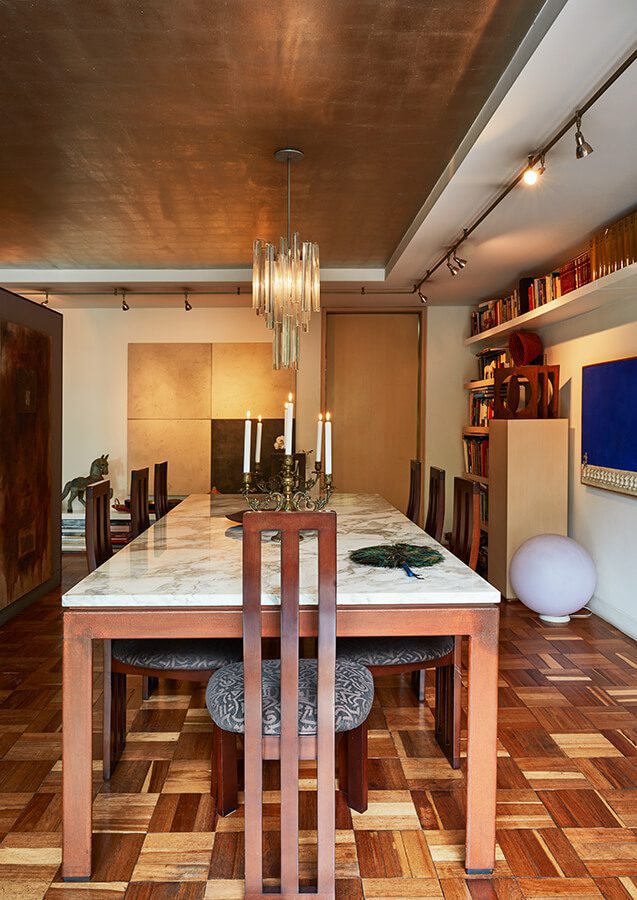 La remodelación de un apartamento de 1963 diseñado por rafael obregón