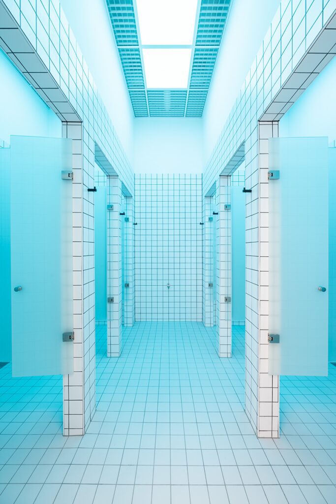 Entrar a este gimnasio es sumergirse en una discoteca futurista de ‘techno’ y ‘cyberpunk’