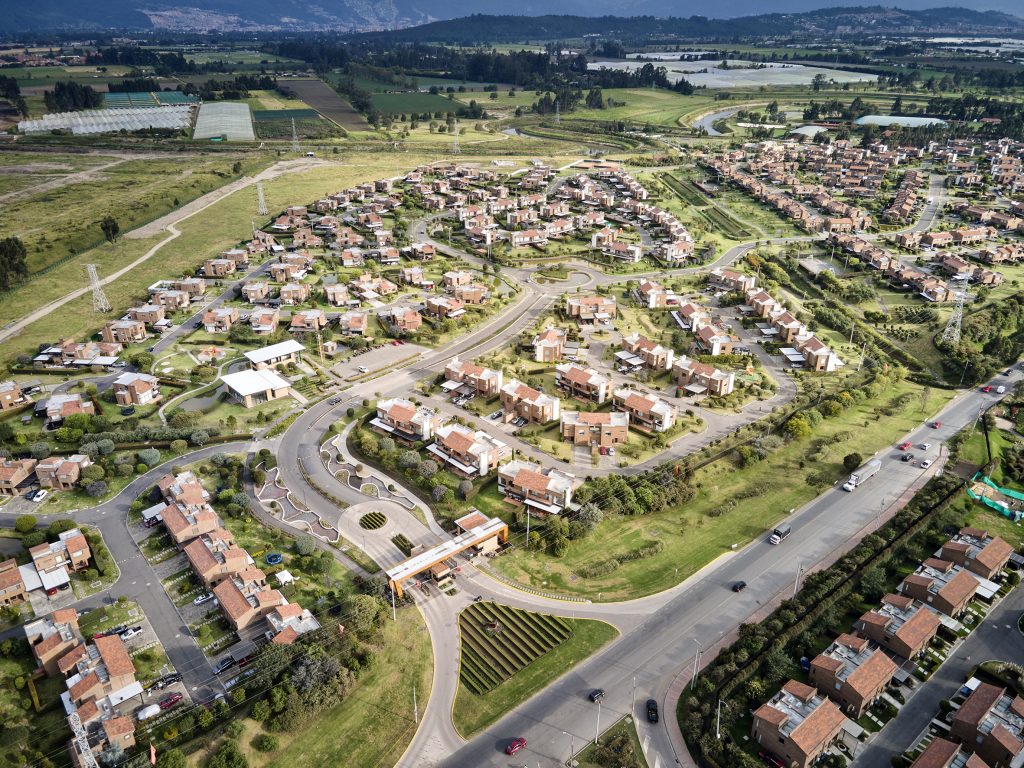 Un proyecto campestre ubicado en el paisaje circundante de cota, cundinamarca