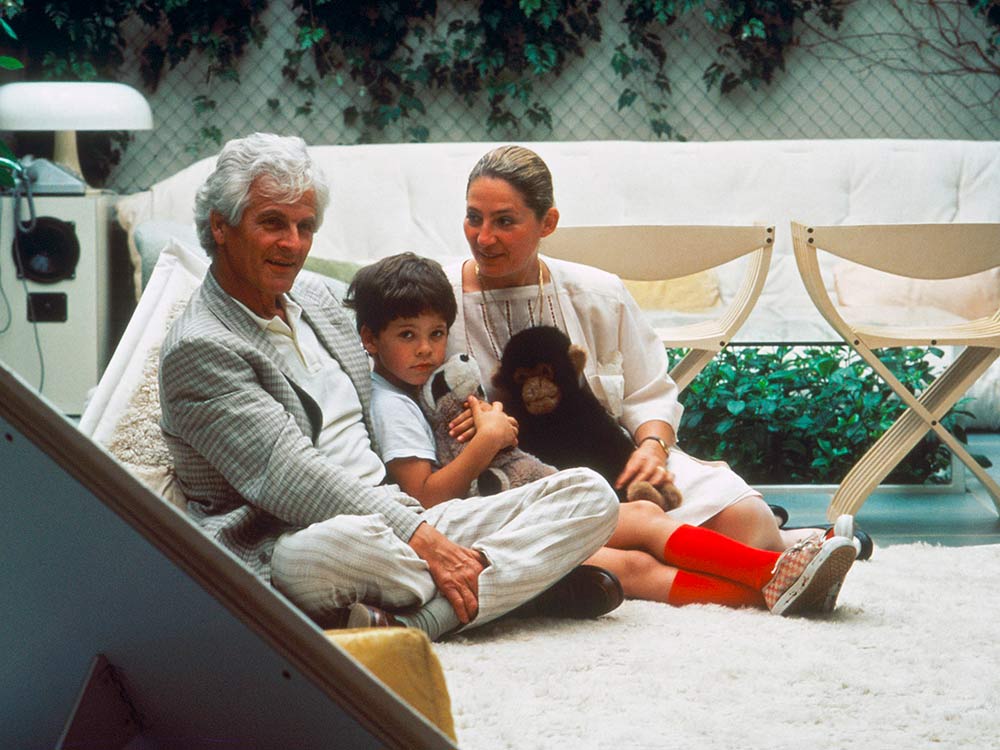 El diseñador Pierre Paulin y su familia.