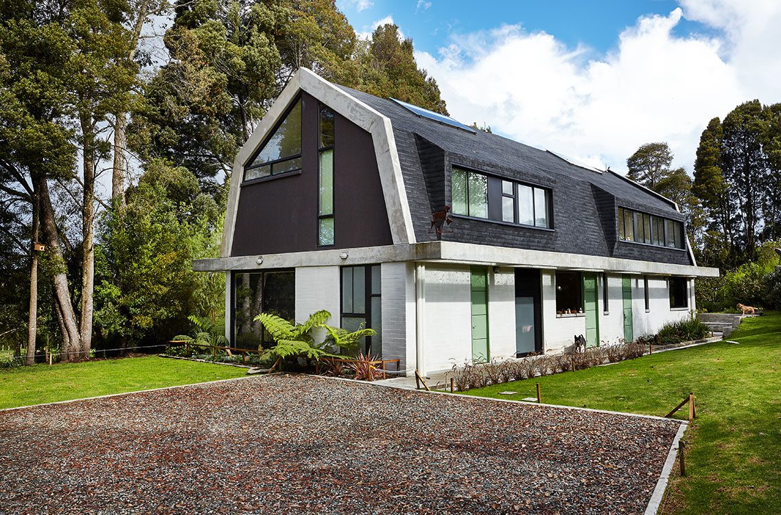 Un cálido hogar de madera en el valle de aburrá, antioquia Un cálido hogar de madera en el valle de aburrá, antioquia