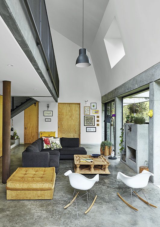 Un cálido hogar de madera en el valle de aburrá, antioquia Un cálido hogar de madera en el valle de aburrá, antioquia