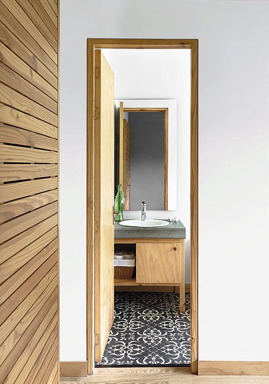 Un cálido hogar de madera en el valle de aburrá, antioquia Un cálido hogar de madera en el valle de aburrá, antioquia