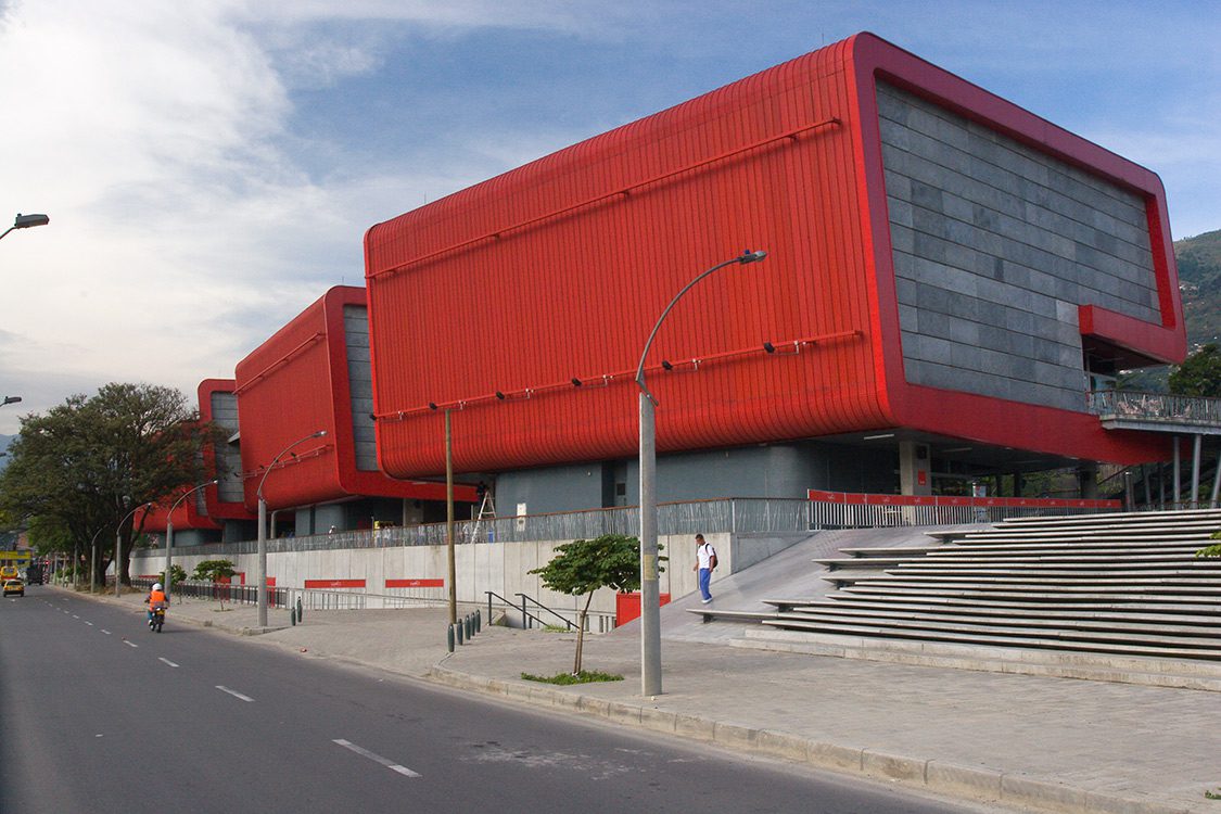 Premio rogelio salmona 2016, espacios para compartir El parque explora, en medellín, uno de los finalistas, fue diseñado en 2008 por el arquitecto alejandro echeverri restrepo.
