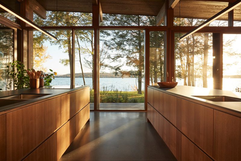 Press kit | 1077-09 - press release | atelier pierre thibault - a modern family home - kastella - residential architecture - kitchen - photo credit: maxime brouillet