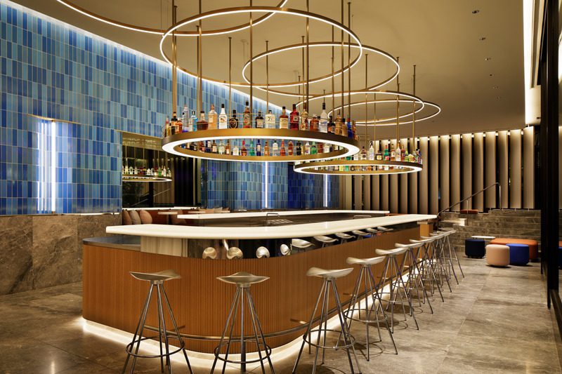 Press kit | 1472-04 - press release | designed by concrete, w hotel osaka opens its doors - concrete - commercial interior design - wet bar - photo credit: marriott international