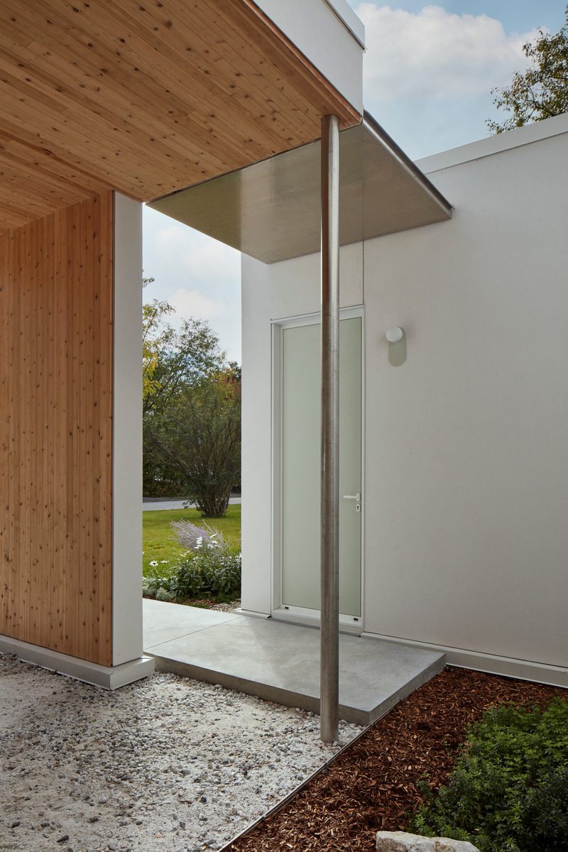 Press kit | 3010-03 - press release | butternut - maurice martel architecte - residential architecture - entrance - photo credit: maxime brouillet