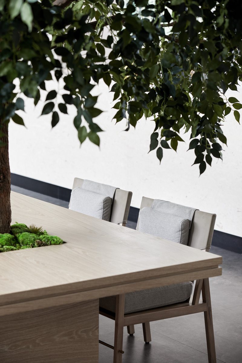 Una mansión que invita a la calma en un bosque urbano de china