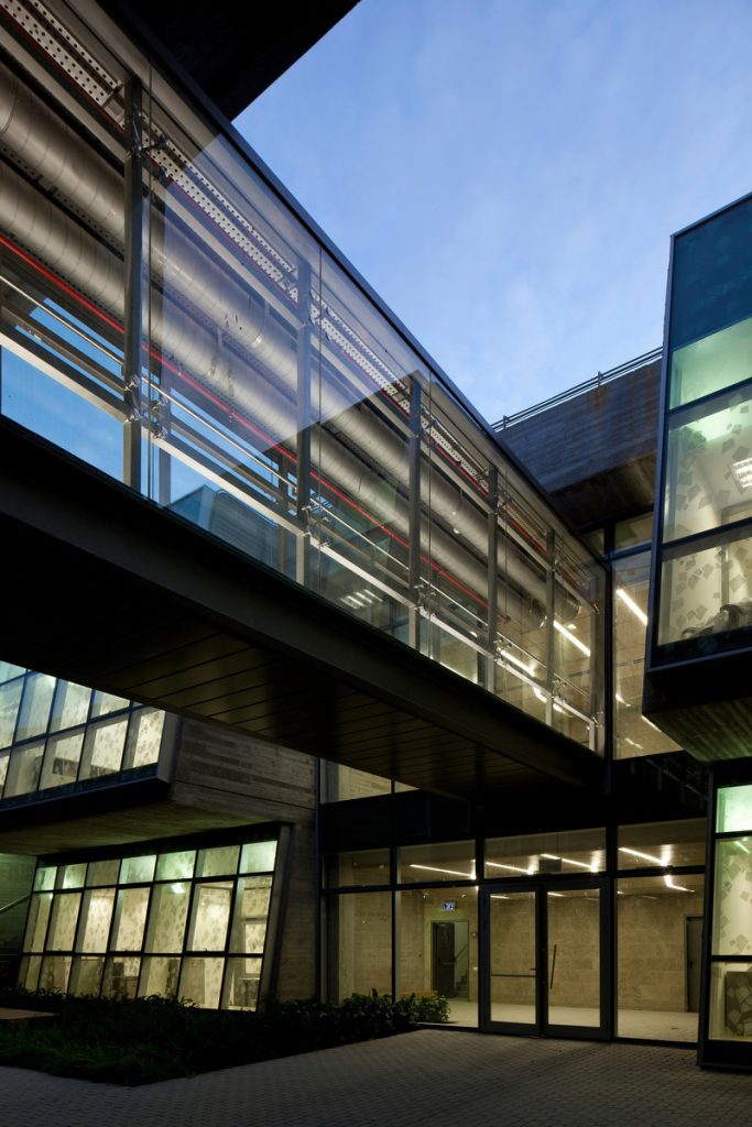 Esta nueva biblioteca en israel está catalogada como una maravilla arquitectónica 2021