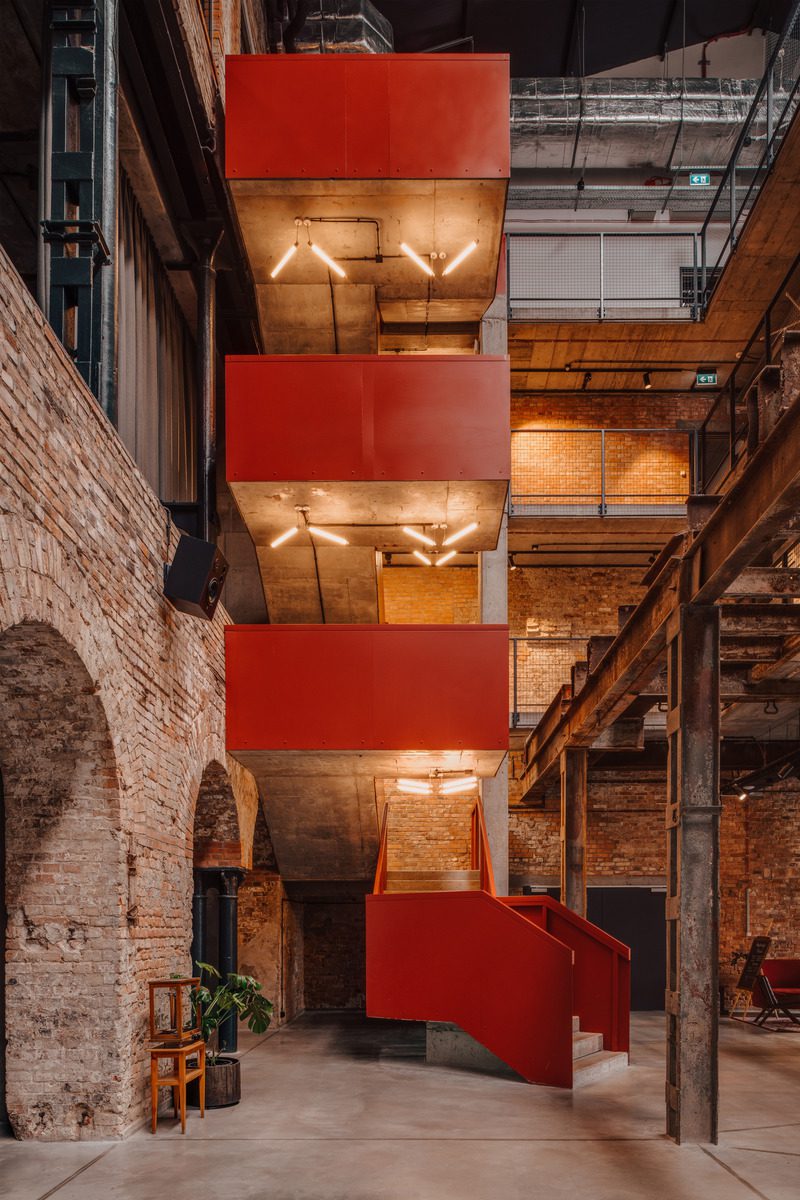 Press kit | 5829-01 - Press release | A Sugar Factory Żnin Transformed Into a Hotel Complex - Bulak Projekt - Industrial Architecture - Stairs - Photo credit: ONI STUDIO