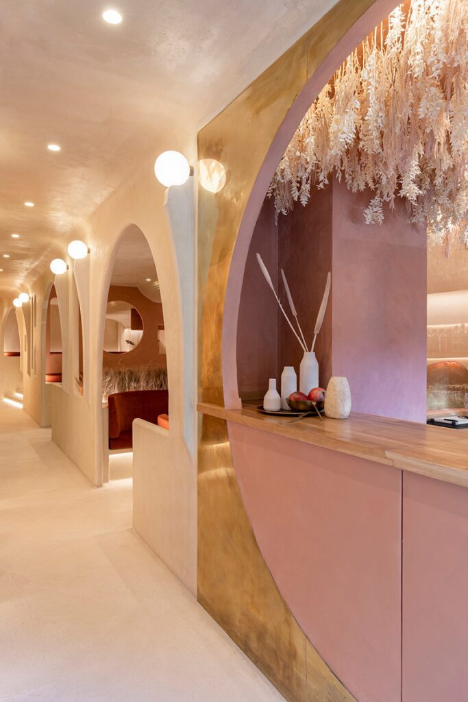 Visitar este restaurante en españa es sumergirse en un viaje por el oriente medio Living bakkali restaurante en valencia, españa.