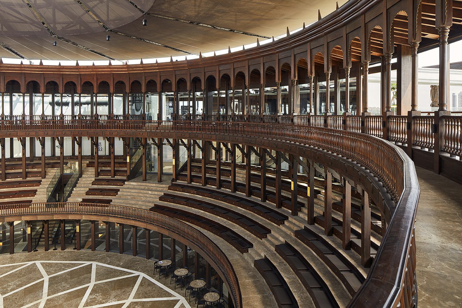 La antigua plaza de toros de cartagena ahora es un centro comercial La antigua plaza de toros de cartagena ahora es un centro comercial