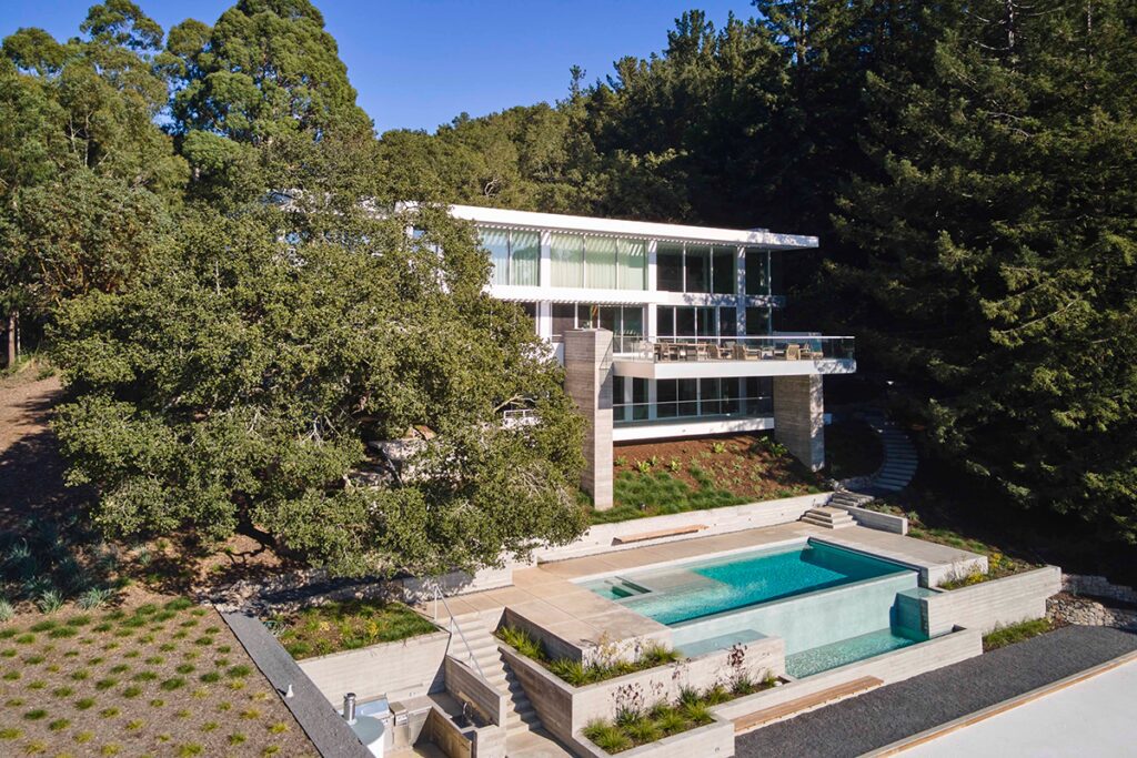 Tres residencias personalizadas en california exquisitamente compuestas