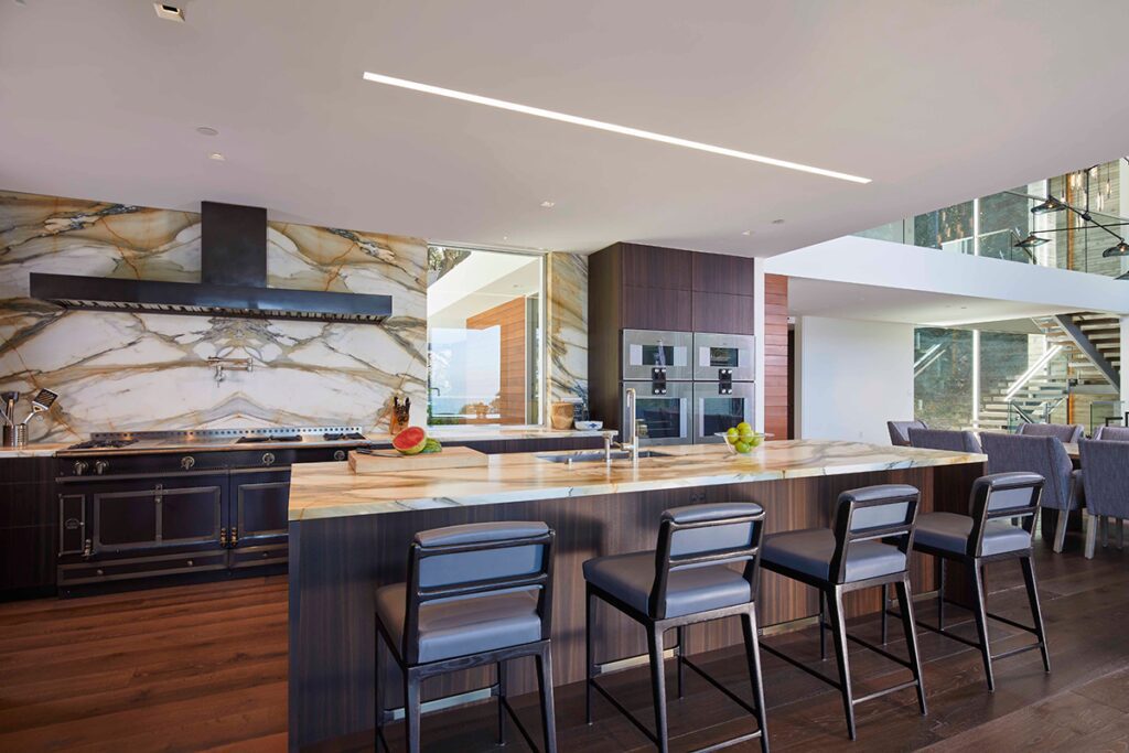 Tres residencias personalizadas en california exquisitamente compuestas