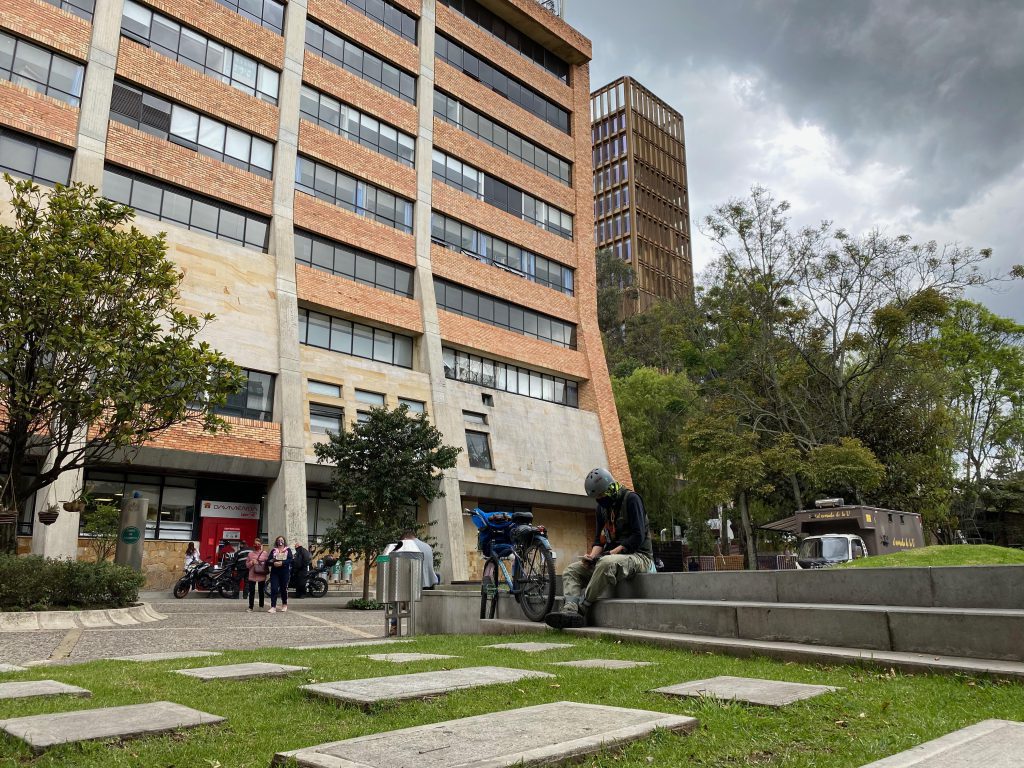 La universidad javeriana le apuesta a la reactivación económica del país y fortalece sus programas de posgrados