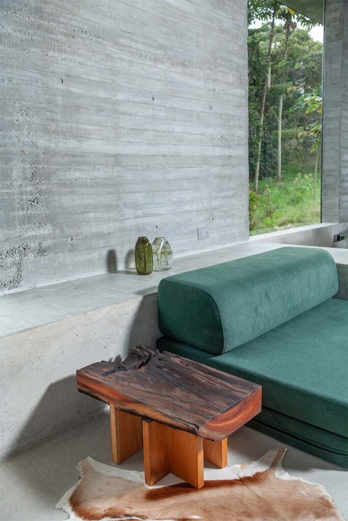 Bajo San Juan Marea 6 Diseño sostenible (y colombiano): piezas creadas con madera reciclada del mar