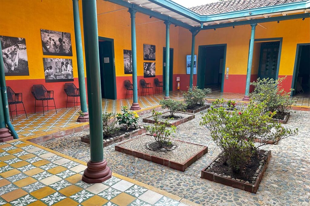 Casa Betsabé Espinal: un centro cultural que le cambia la cara al centro de Medellín 3 Casa Betsabe Espinal Fot Leo Queen 3 Casa Betsabé Espinal: un centro cultural que le cambia la cara al centro de Medellín