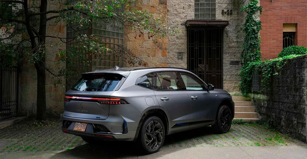 Cuatro lenguajes, una experiencia: la ruta que une velocidad, emoción y diseño