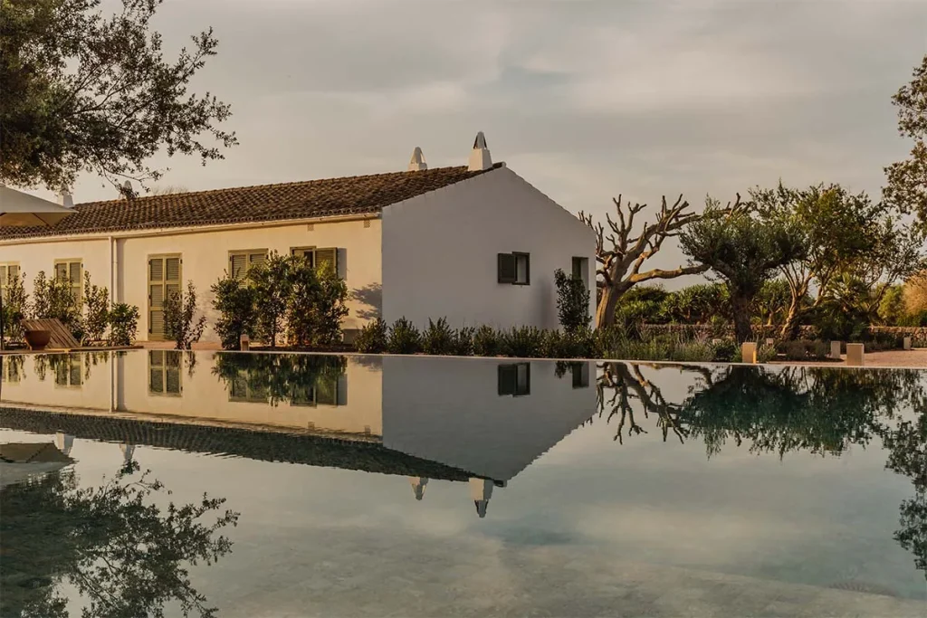 El diseño de este hotel propone la nueva elegancia de vivir con lo esencial El diseño de este hotel propone la nueva elegancia de vivir con lo esencial