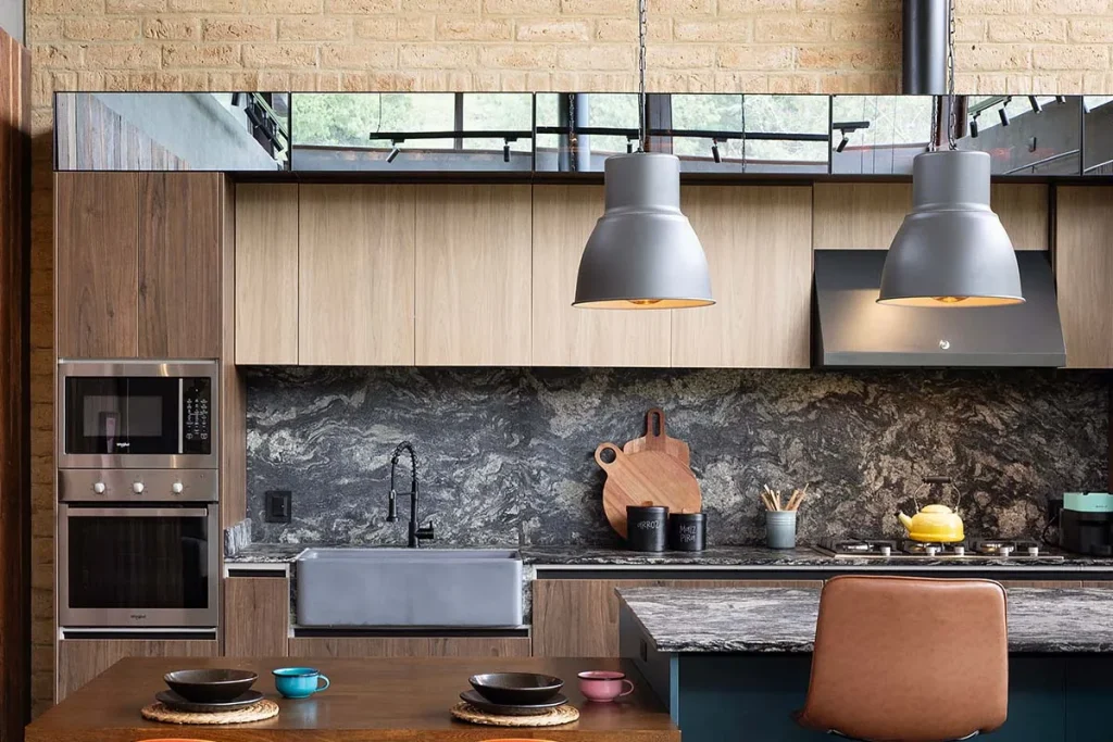 Industrial, rústica y acogedora: la cocina que transforma una cabaña en la sabana de bogotá