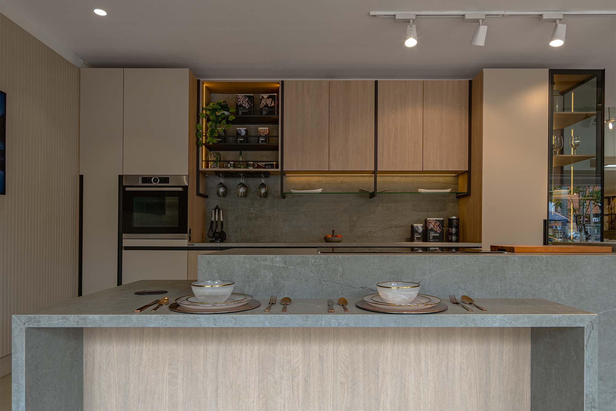 Una cocina abierta donde la estética industrial se mezcla con la calidez de los materiales 1 Una cocina abierta donde la estética industrial se mezcla con la calidez de los materiales