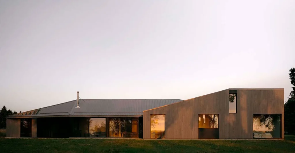 Una casa cuya arquitectura desafía la geometría y prioriza las vistas