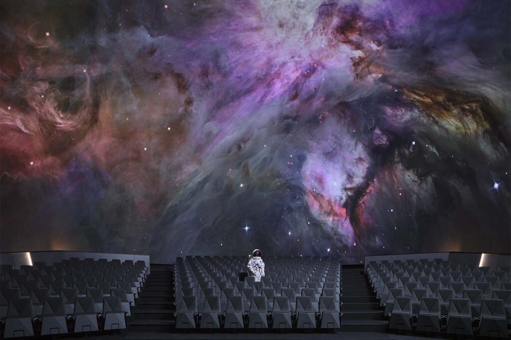 colloll planetarium prague boysplaynice 4 Así se renovó el Planetario de Praga, con tecnología LED única en el mundo
