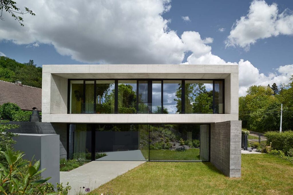 stempel tesar villa troja filip slapal 2 Una casa en concreto que convierte el hogar en un espacio de calma