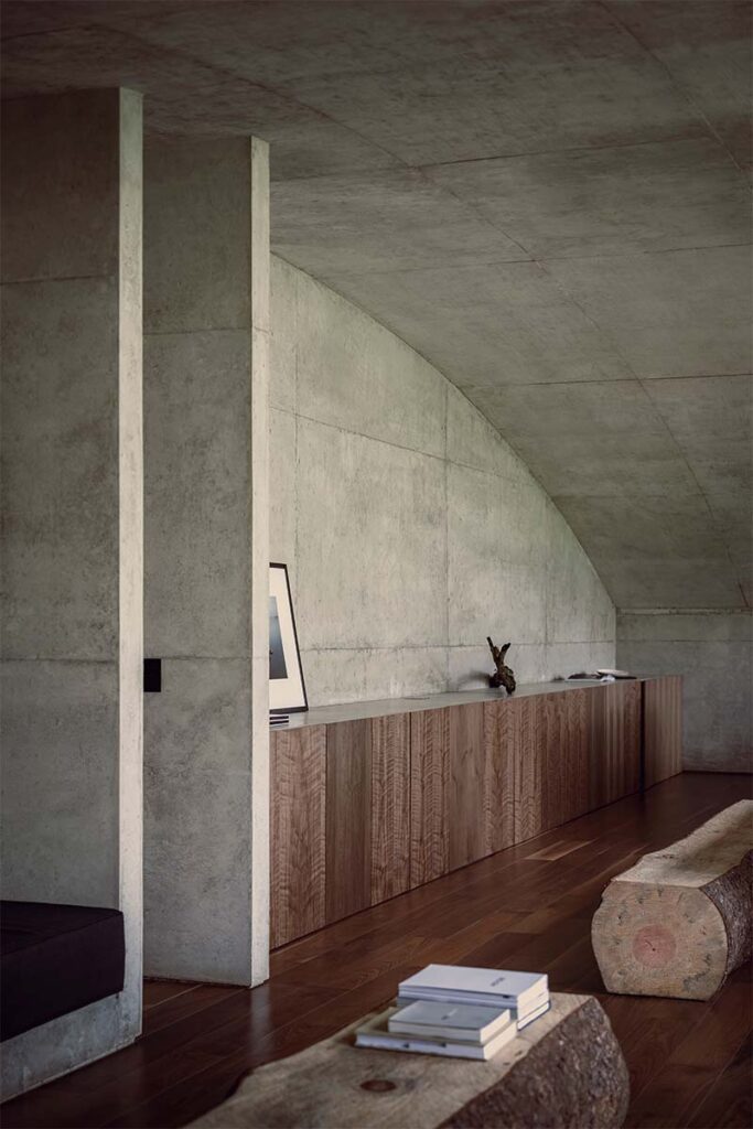 Casa mexico por HW STUDIO 6 Una casa que se oculta en la montaña y se funde con la delicadeza del paisaje
