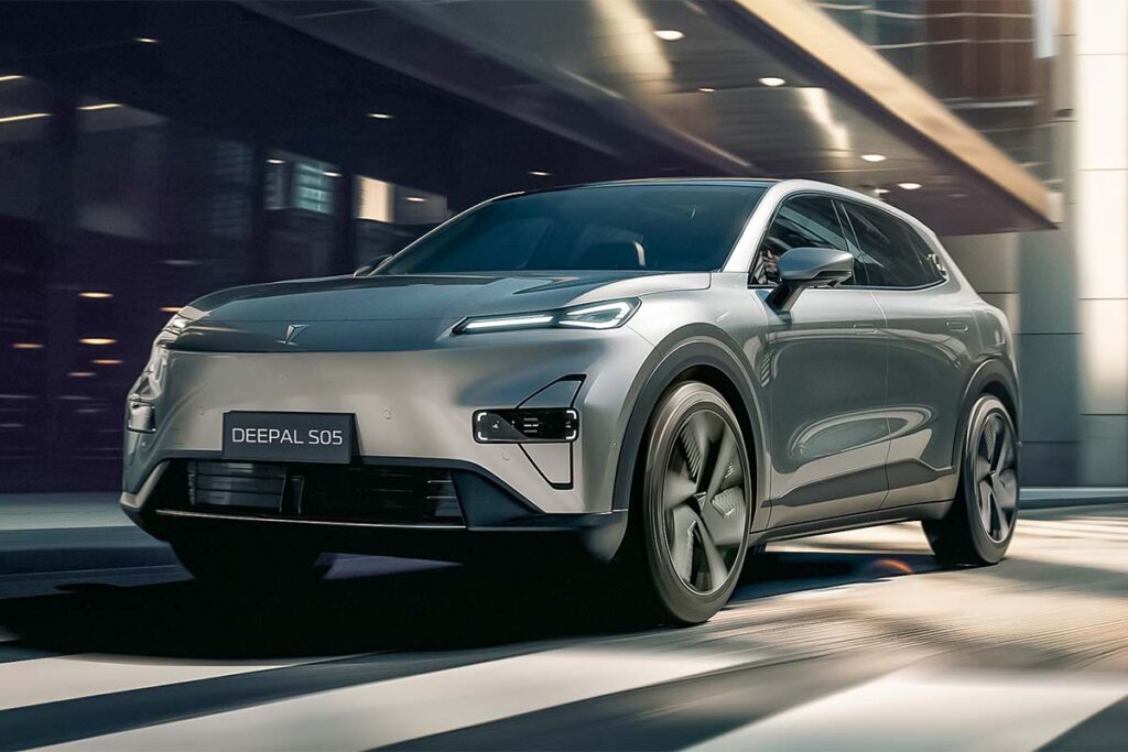 Estos son los vehículos 'premium' que marcan tendencia en Colombia 18 Exterior Deepal S05 13 Estos son los vehículos 'premium' que marcan tendencia en Colombia